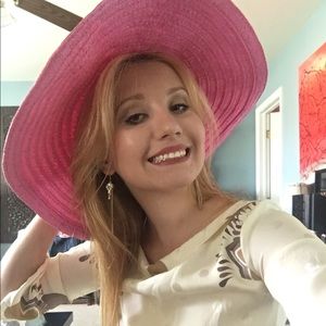 Meet your Posher, Lydie